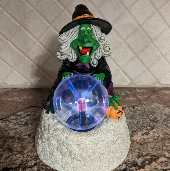 Witch Plasma Ball Globe Light - Picture 3 of 8